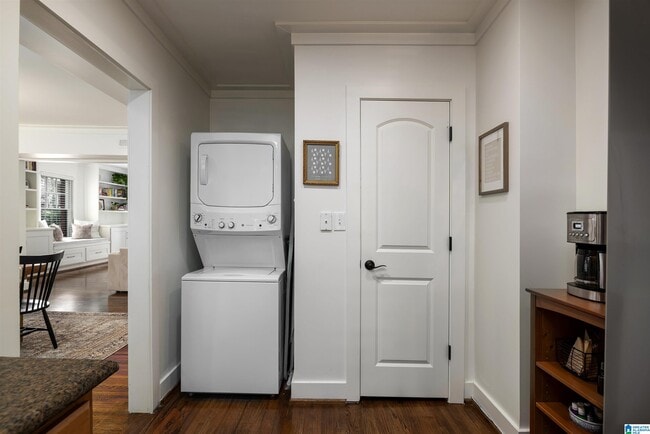 Building Photo - 1305 31st St S