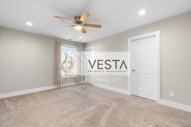 Building Photo - 12 Riddle Rd