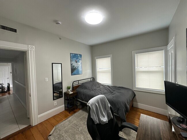 Building Photo - 602 Dorchester Ave