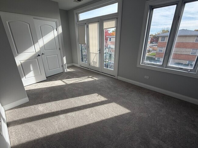 Building Photo - 7006 W Medill Ave