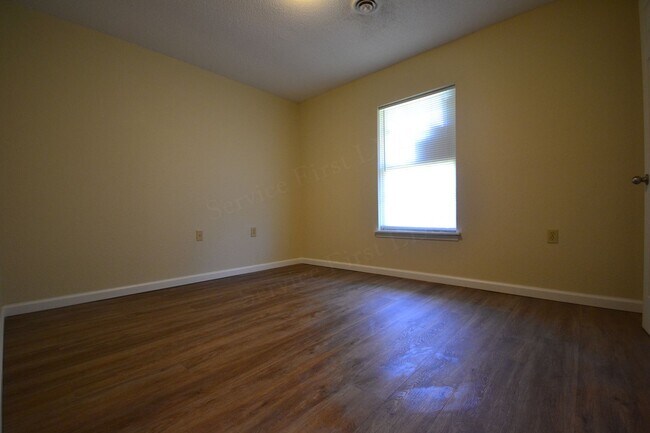 Building Photo - Greenfield Apartments