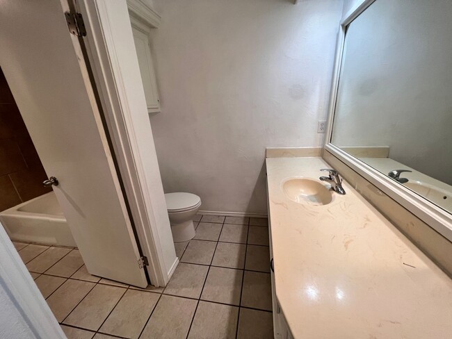 Building Photo - Great Home in Southwest Lubbock