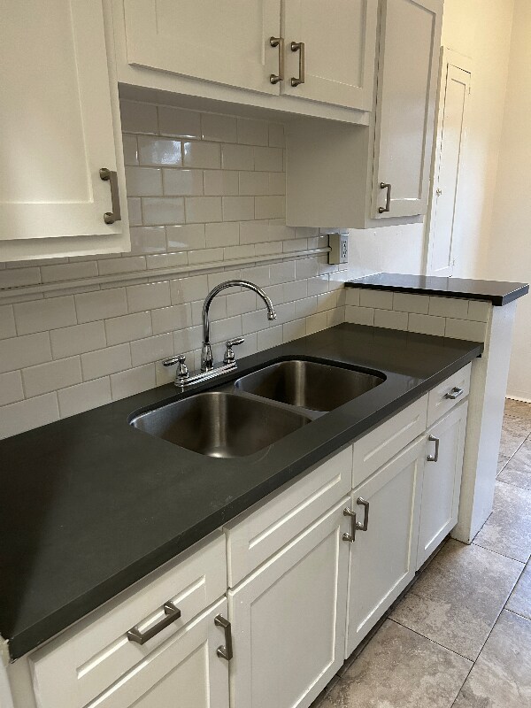 Primary Photo - 1845 N Gramercy Pl