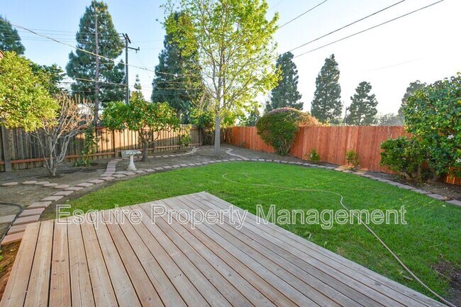 Building Photo - 729 Mardigras Ct