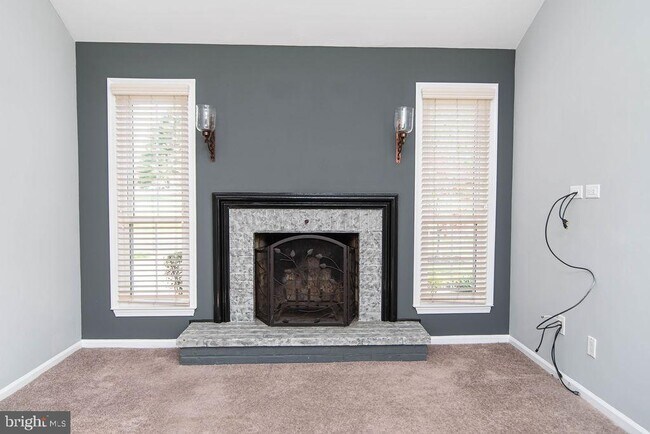 Building Photo - 239 Oakridge Dr