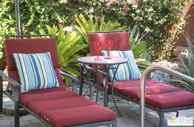 Building Photo - 79800 Vía Sin Cuidado