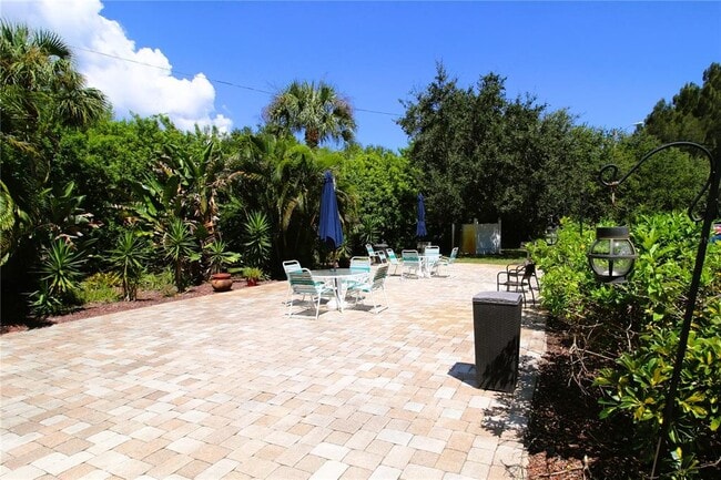 Building Photo - 3315 58th Ave S