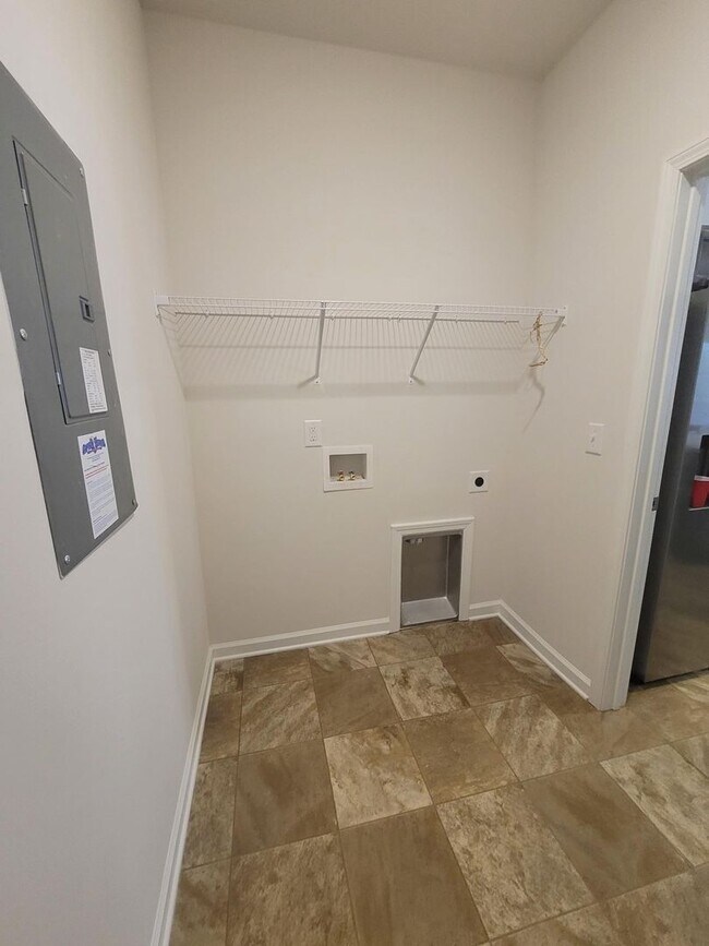 Building Photo - 153 Valley Creek Dr.