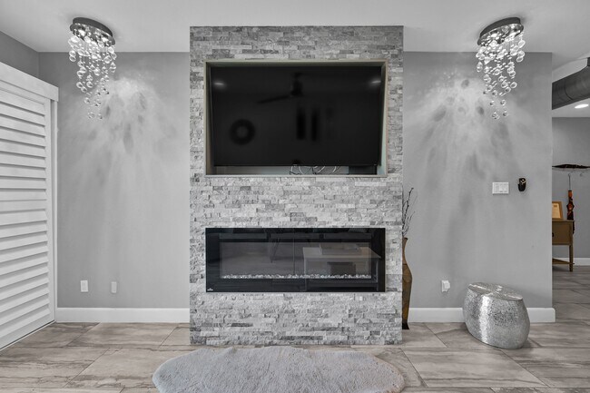 Building Photo - 12800 Melville Dr