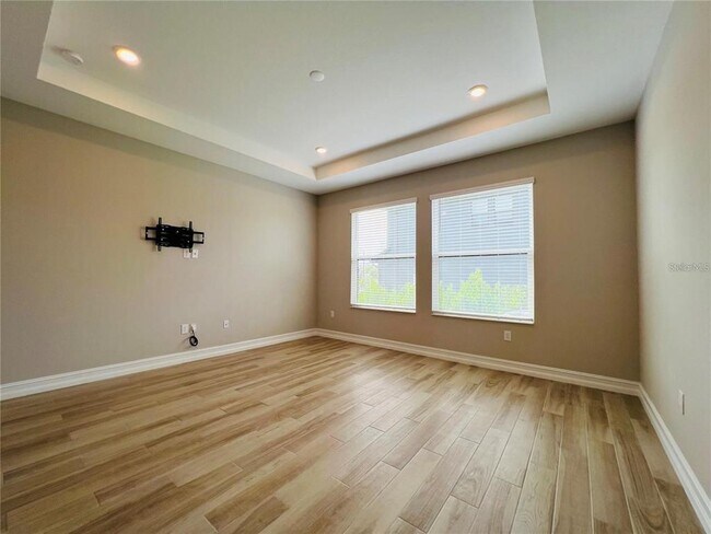 Building Photo - 4567 Tivoli Dr