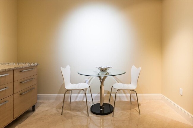 Building Photo - 1800 S Ocean Dr