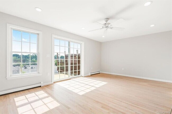 Building Photo - 131 Maple Ave