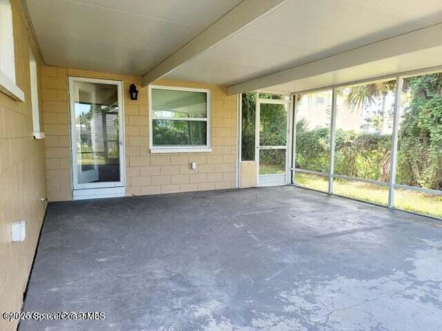 Building Photo - 130 Tiki Dr