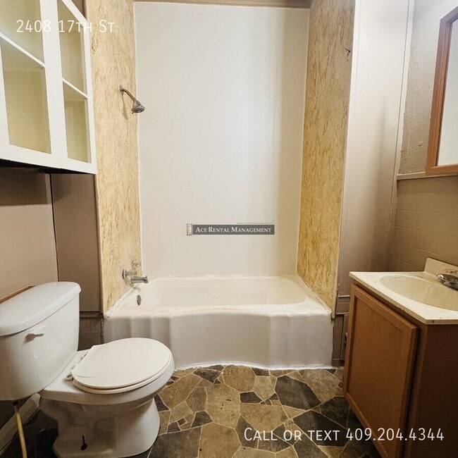 Building Photo - 2408 17th St