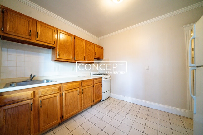 Building Photo - 58 Selkirk Rd