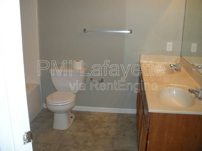 Building Photo - 3526 Bethel Dr