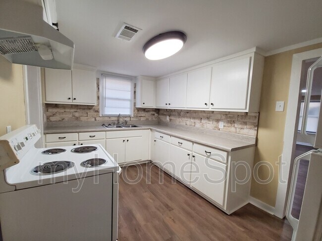 Building Photo - 8407 Whitmire Dr