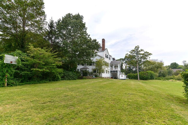 Building Photo - Winter Rental In Manchester-by-the-Sea
