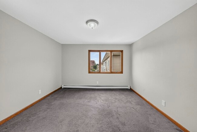 Building Photo - 612 72nd St