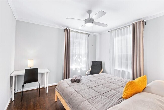 Building Photo - 1257 Briar Hills Dr NE