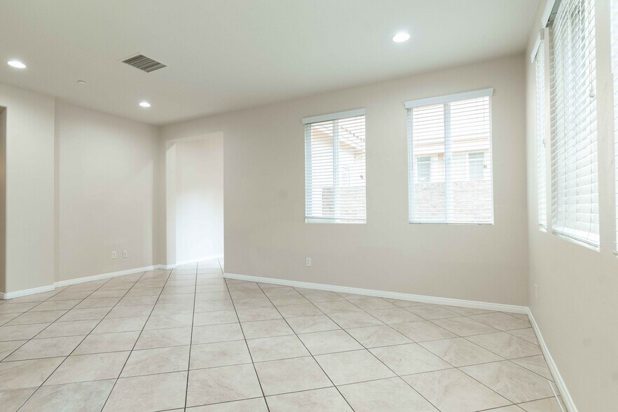 Building Photo - 4120 Paredo Way