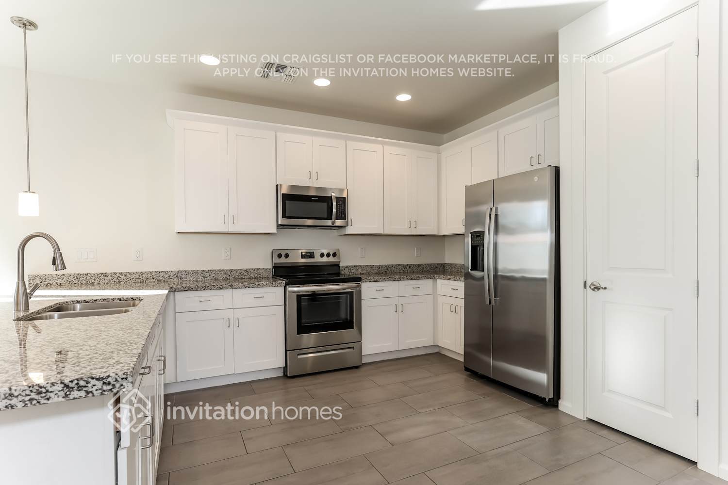 Building Photo - 16440 S 10th St