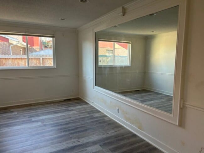 Building Photo - Denver Tri-level with finished basement