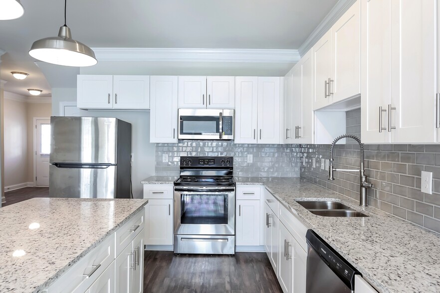 Building Photo - 207 Riley Cir