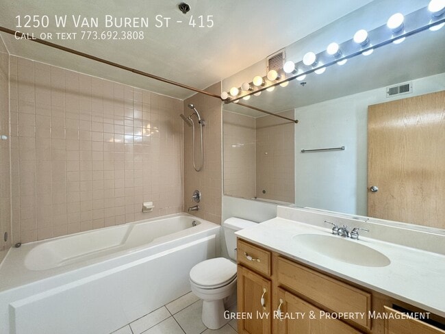 Building Photo - 1250 W Van Buren St