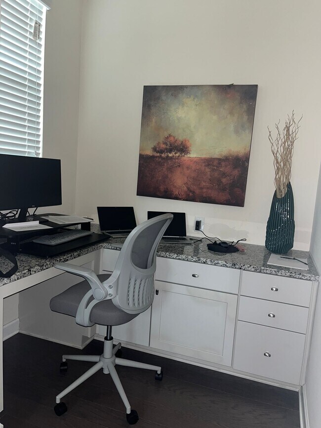 Side room - 5347 Baker Ln