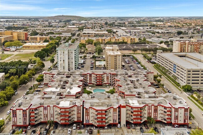 Building Photo - 1750 W 46th St