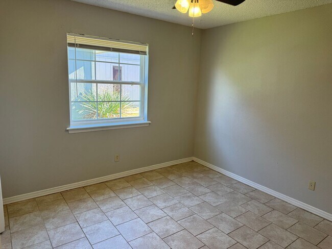 Building Photo - Jackson Street Duplex's