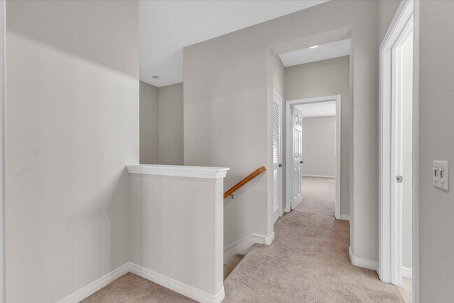 Building Photo - 28687 N Pietro Dr