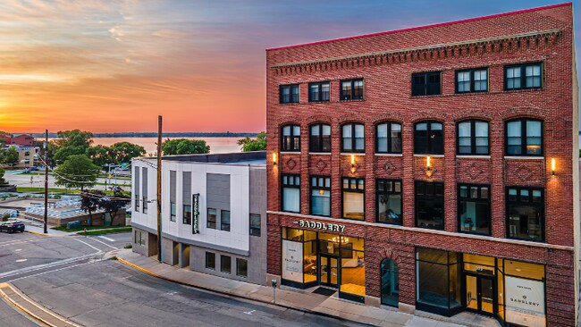 Building Photo - 327 E Wilson St