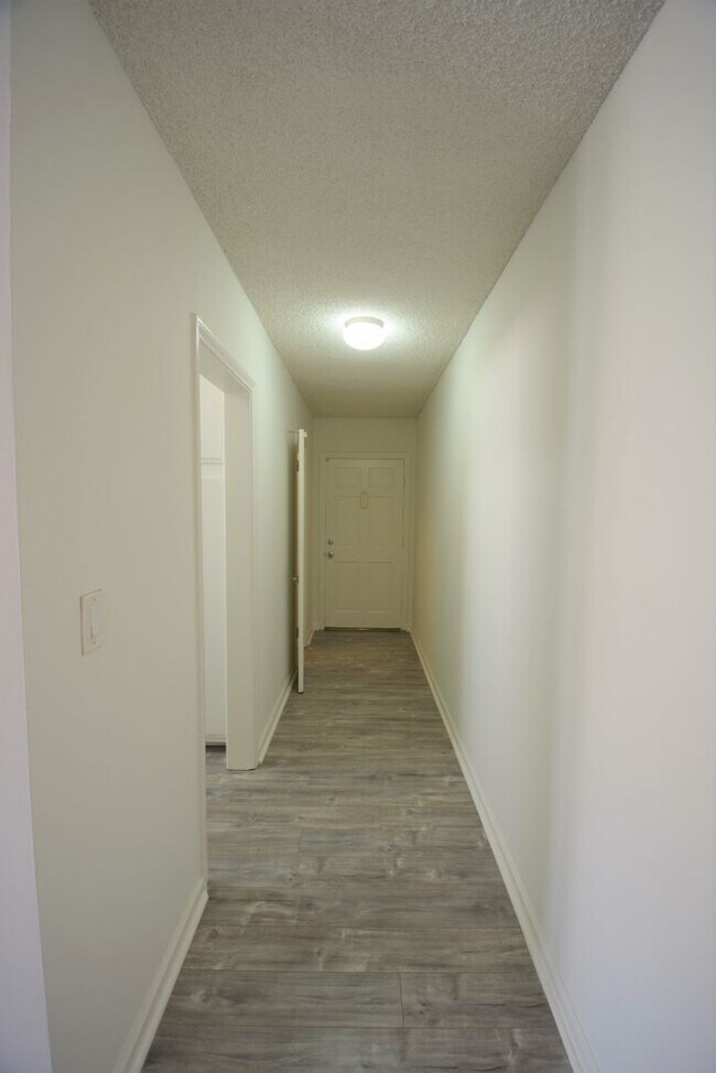Building Photo - 5036