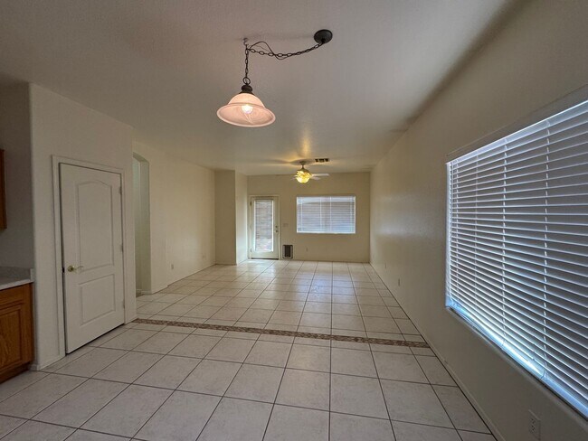 Building Photo - 3 BEDROOM IN SAN TAN RANCH IN GILBERT