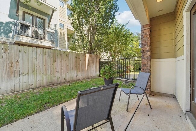 Building Photo - 2421 Beall St