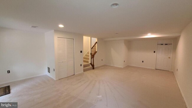 Building Photo - 21176 Winding Brook Square