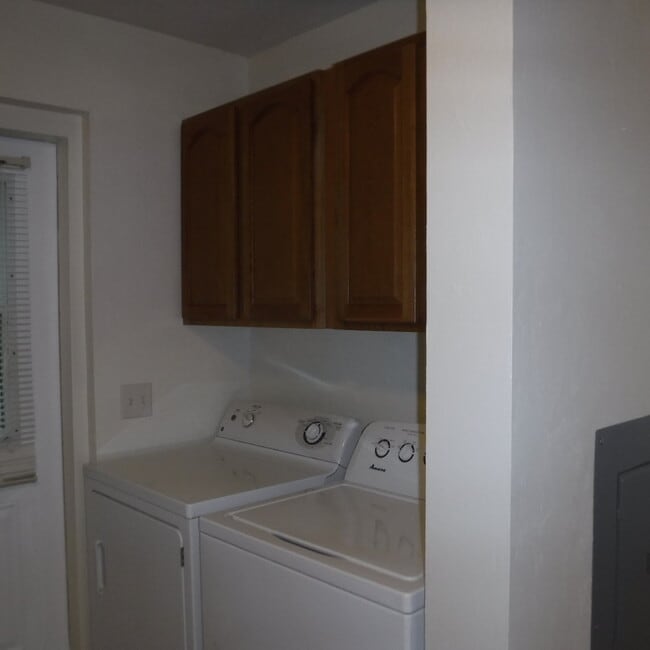 Building Photo - 1021 NE 2nd Ave