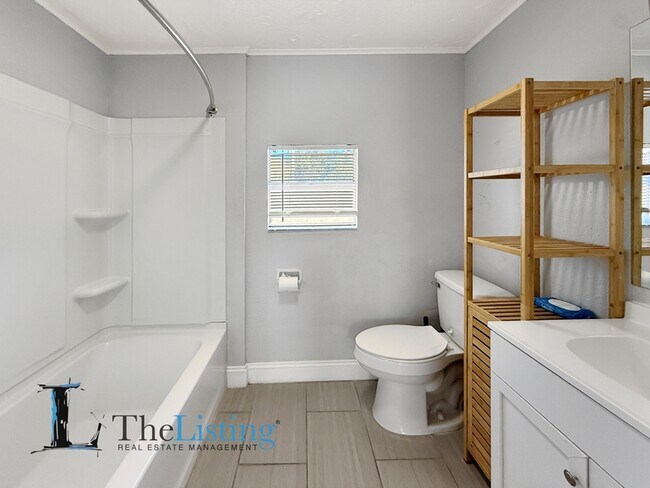 Building Photo - 6920 N Central Ave