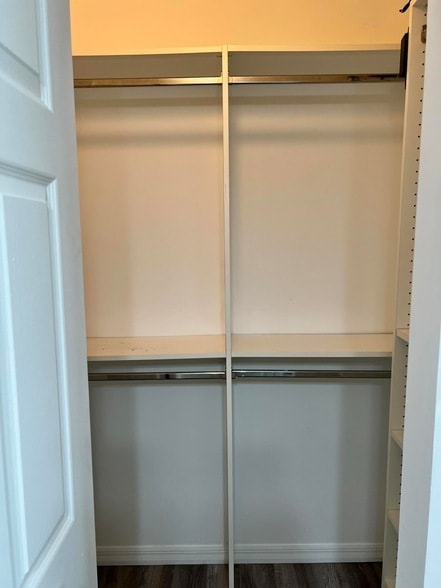 Building Photo - 10253 Vía Hibiscus