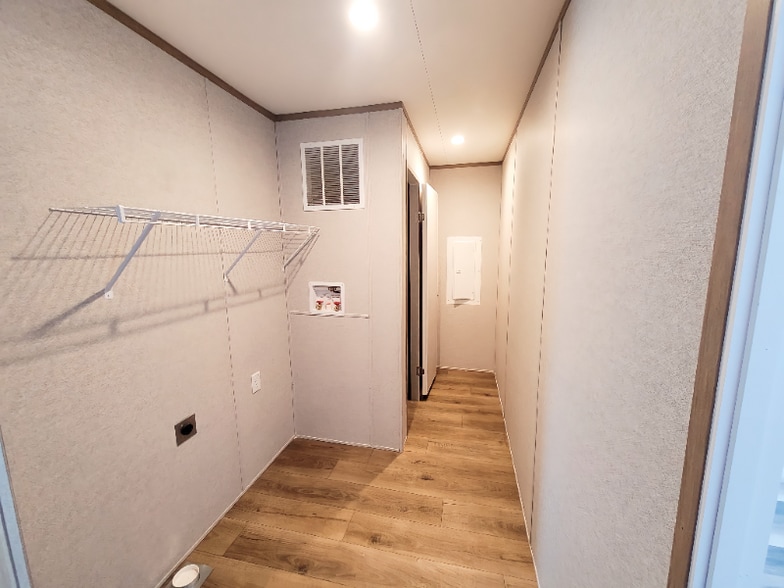 Building Photo - 2 2nd St