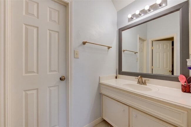 Building Photo - 5911 Canyon Brook Ct