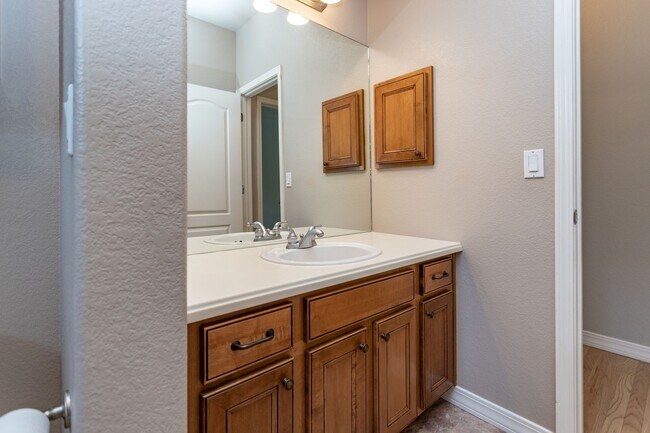 Building Photo - 10154 Silver Leaf Way