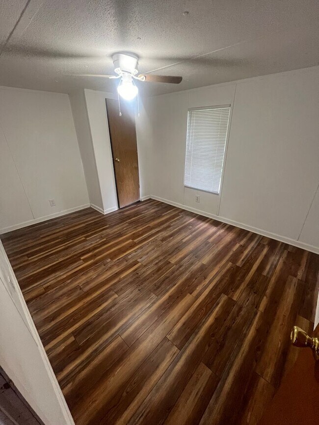 Building Photo - 2 Water Oak Ln