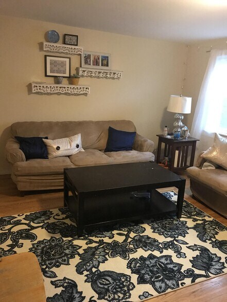 Building Photo - 266 Gold St