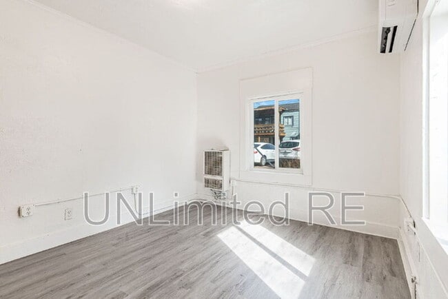 Building Photo - 306 S Humphreys St