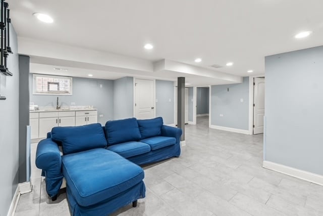 Building Photo - Luna