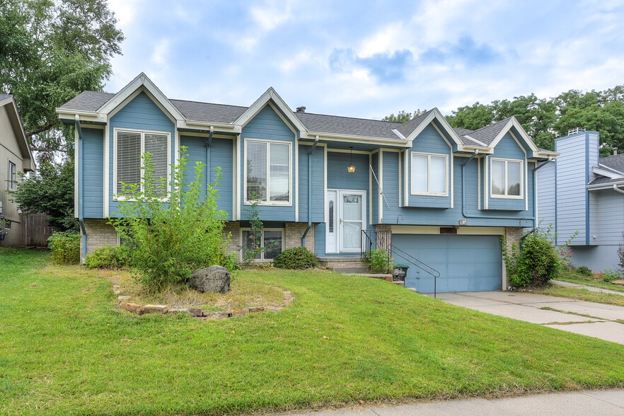 Primary Photo - 5016 S 164th St