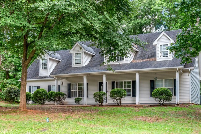 Building Photo - Beautiful 4 Bedrooms + Bonus Room on Nearly 1 Acre in Stockbridge! ?